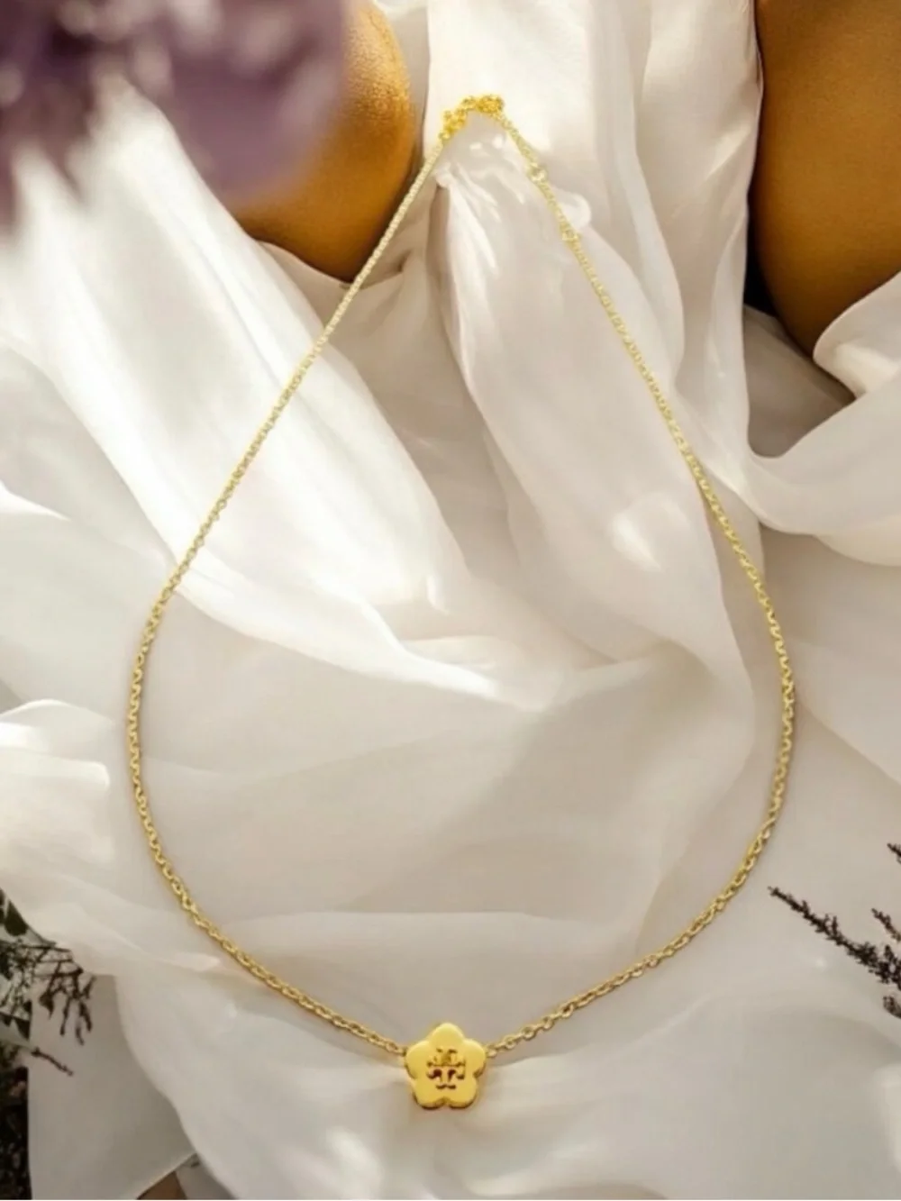 Tory Burch Gold Tone Logo clover Pendant Necklace Adjustable